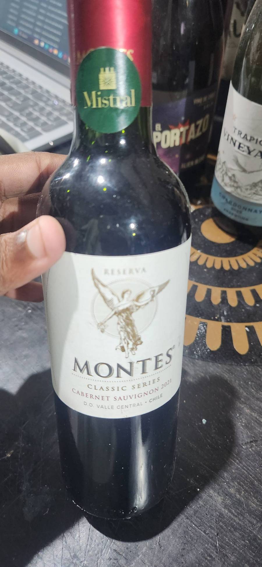 Vinho tinto Montes Classic Series Cabernet Sauvignon 2021