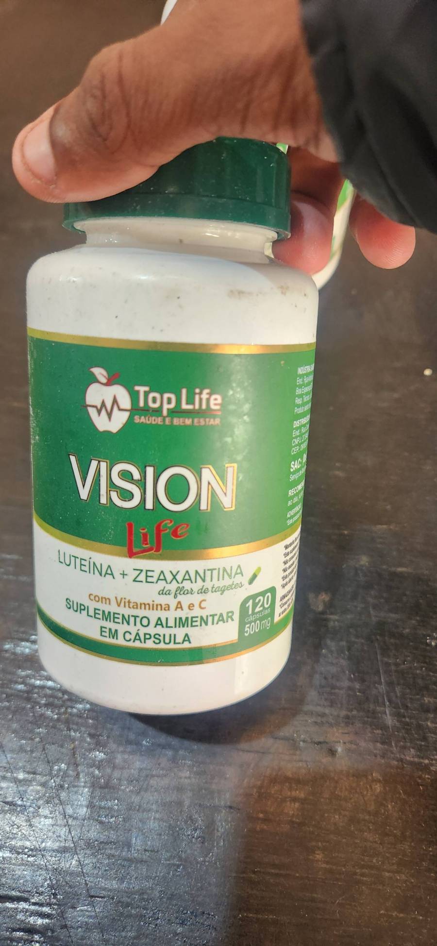 Suplemento alimentar em cápsula com luteína, zeaxantina, vitamina A e C