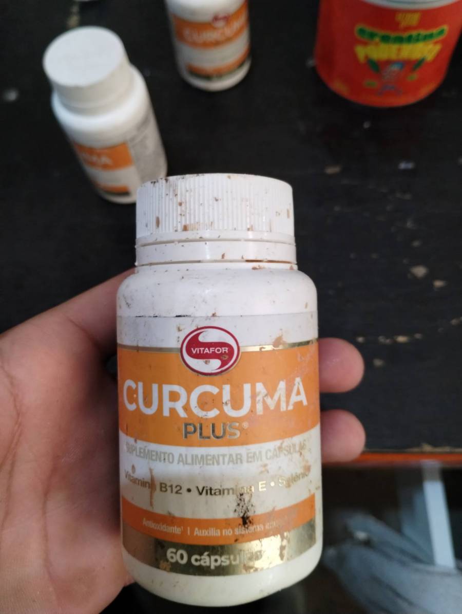 Suplemento alimentar em cápsulas Curcuma Plus