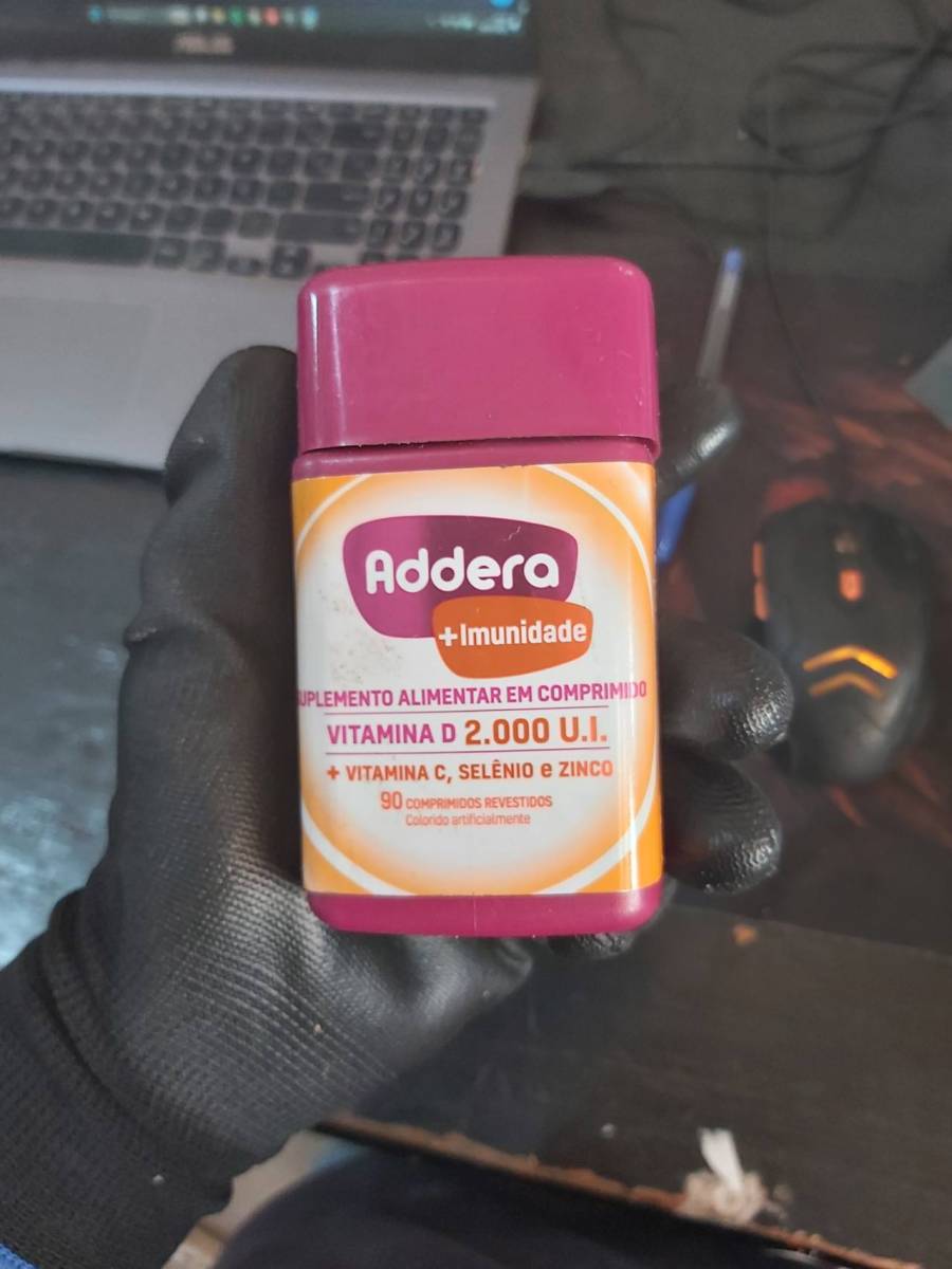Suplemento alimentar em comprimido com Vitamina D 2000 U.I., Vitamina C, Selênio e Zinco