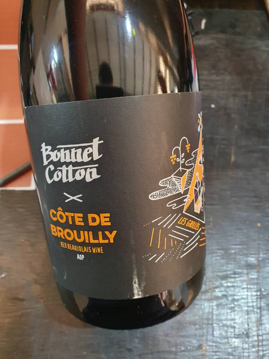 Vinho tinto Côte de Brouilly Red Beaujolais Wine