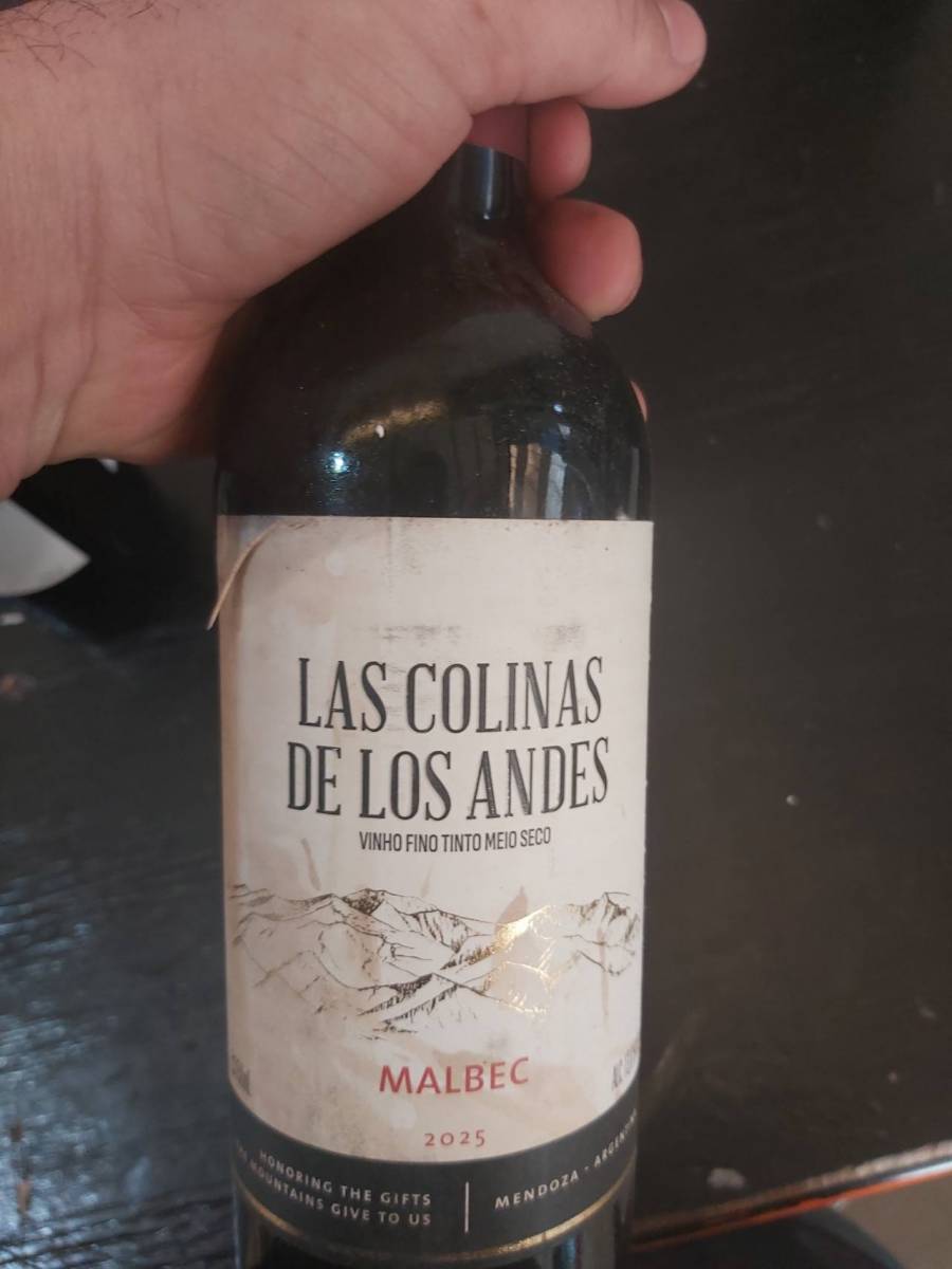 Vinho tinto meio seco Malbec