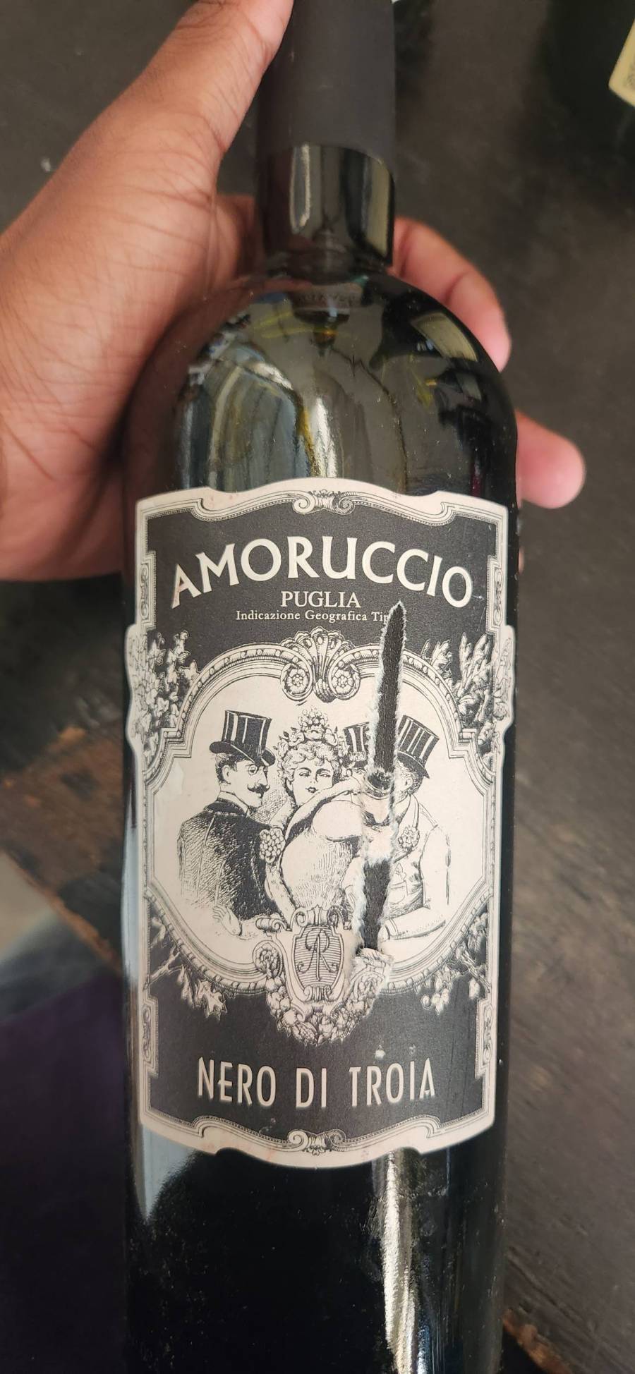 Vinho tinto meio seco Nero di Troia