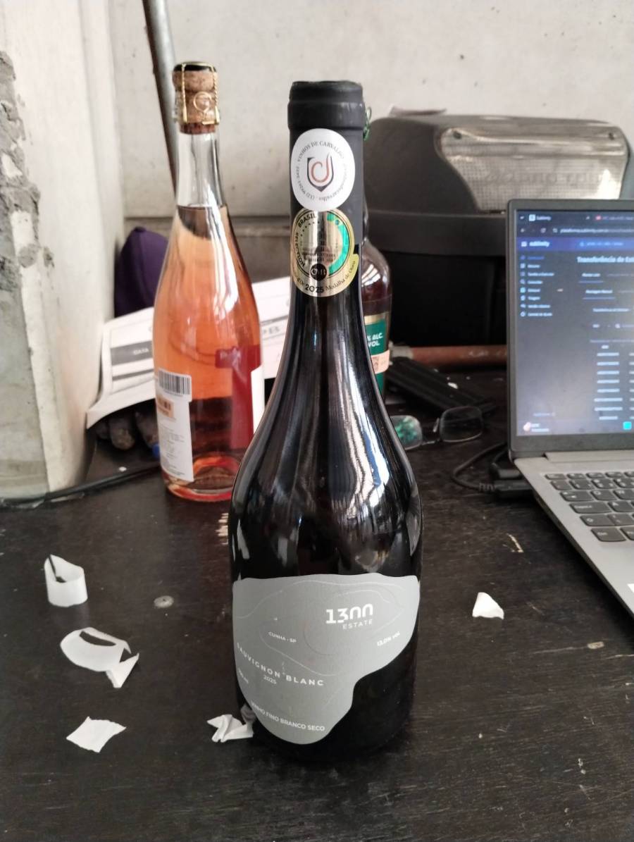 Vinho branco seco Sauvignon Blanc 1300 Estate