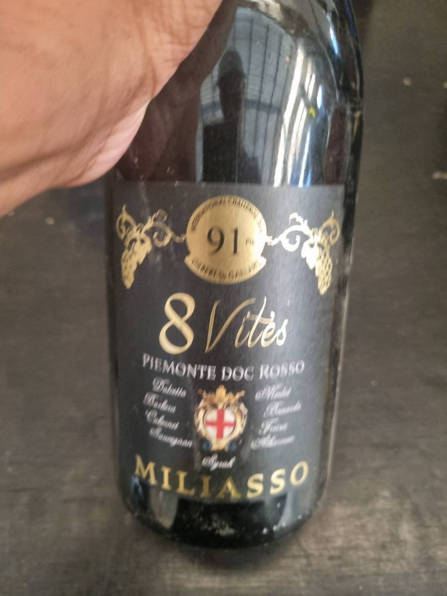 Vinho tinto 8 Vites Piemonte DOC Rosso