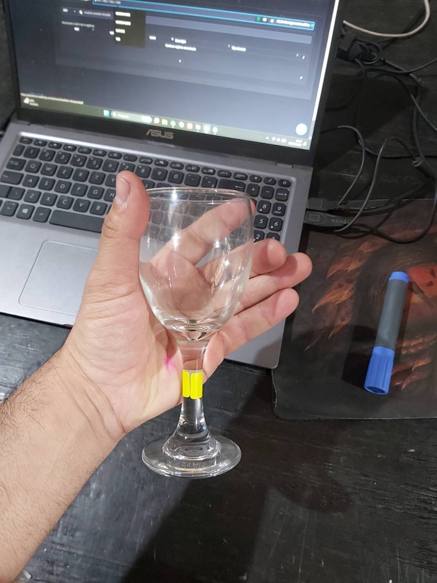 Taça de vidro para vinho ou bebida