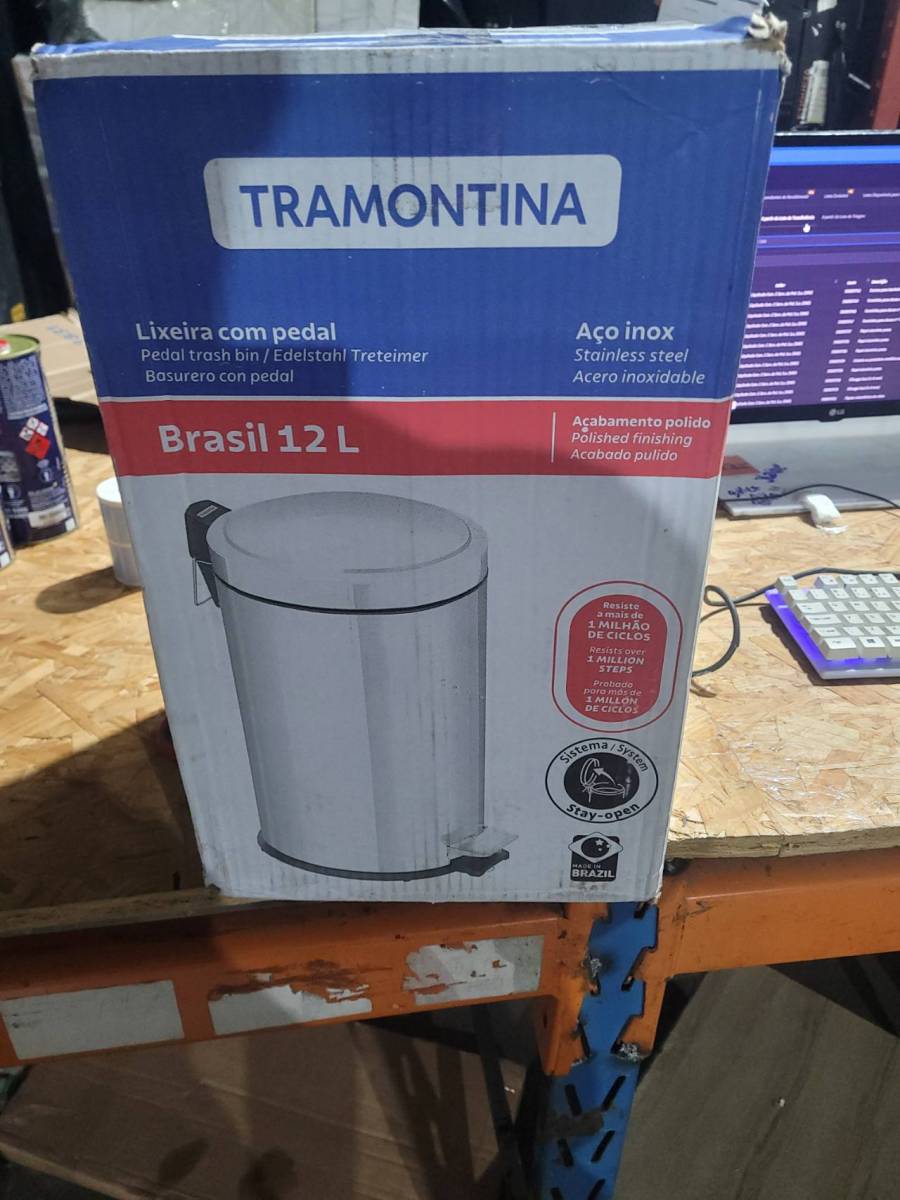 Lixeira com pedal em aço inox 12 litros