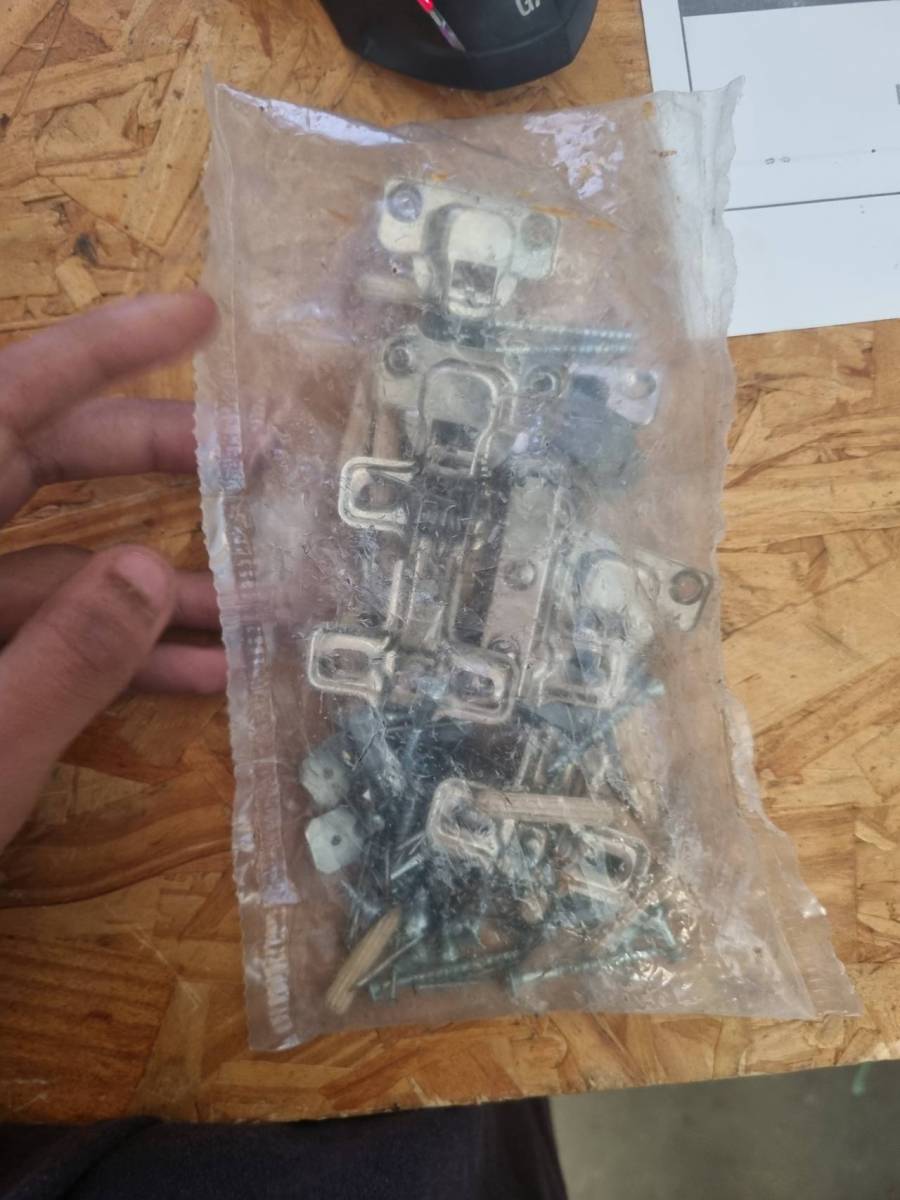 Kit de dobradiças metálicas para móveis