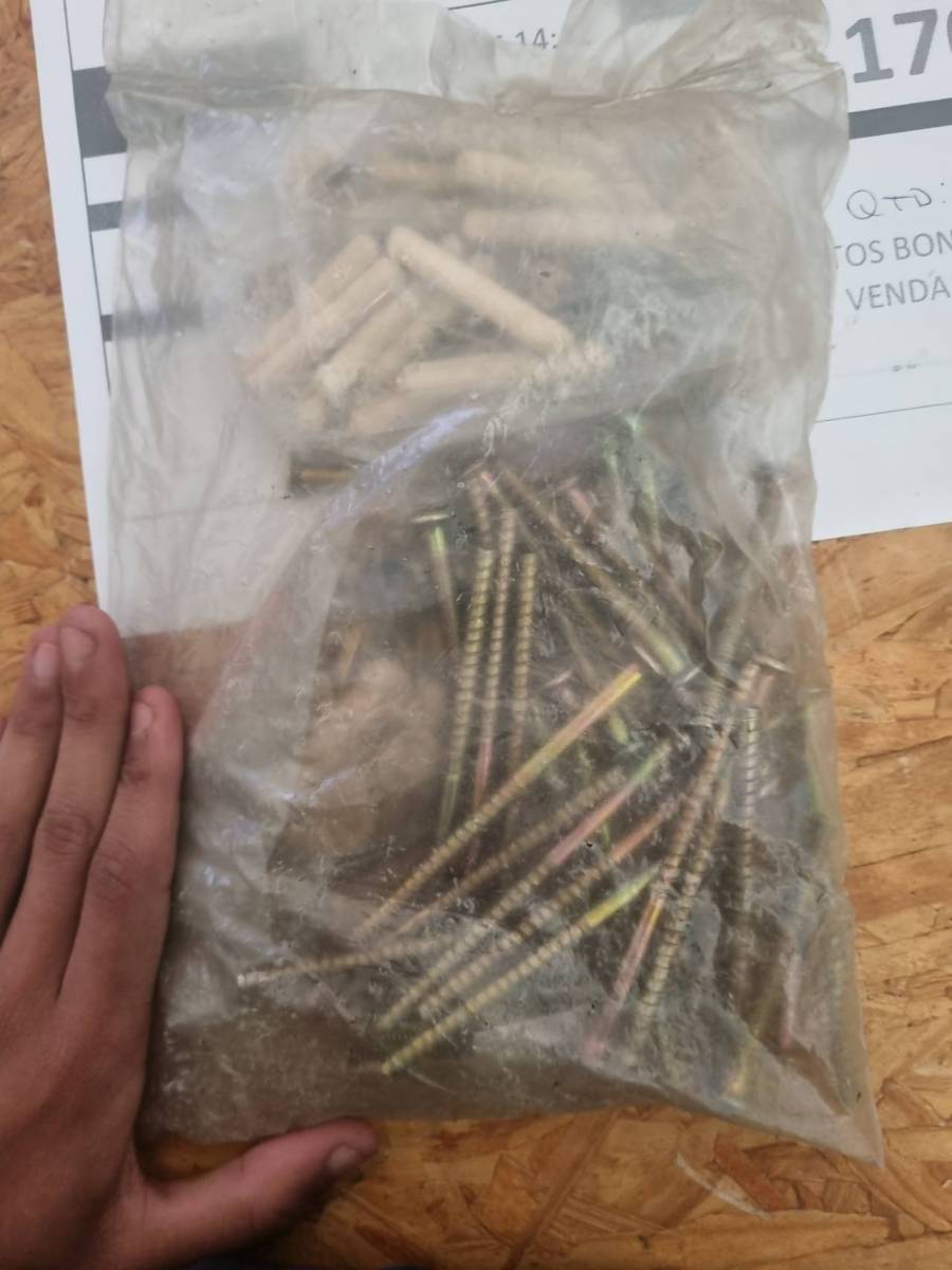 Kit de buchas e parafusos