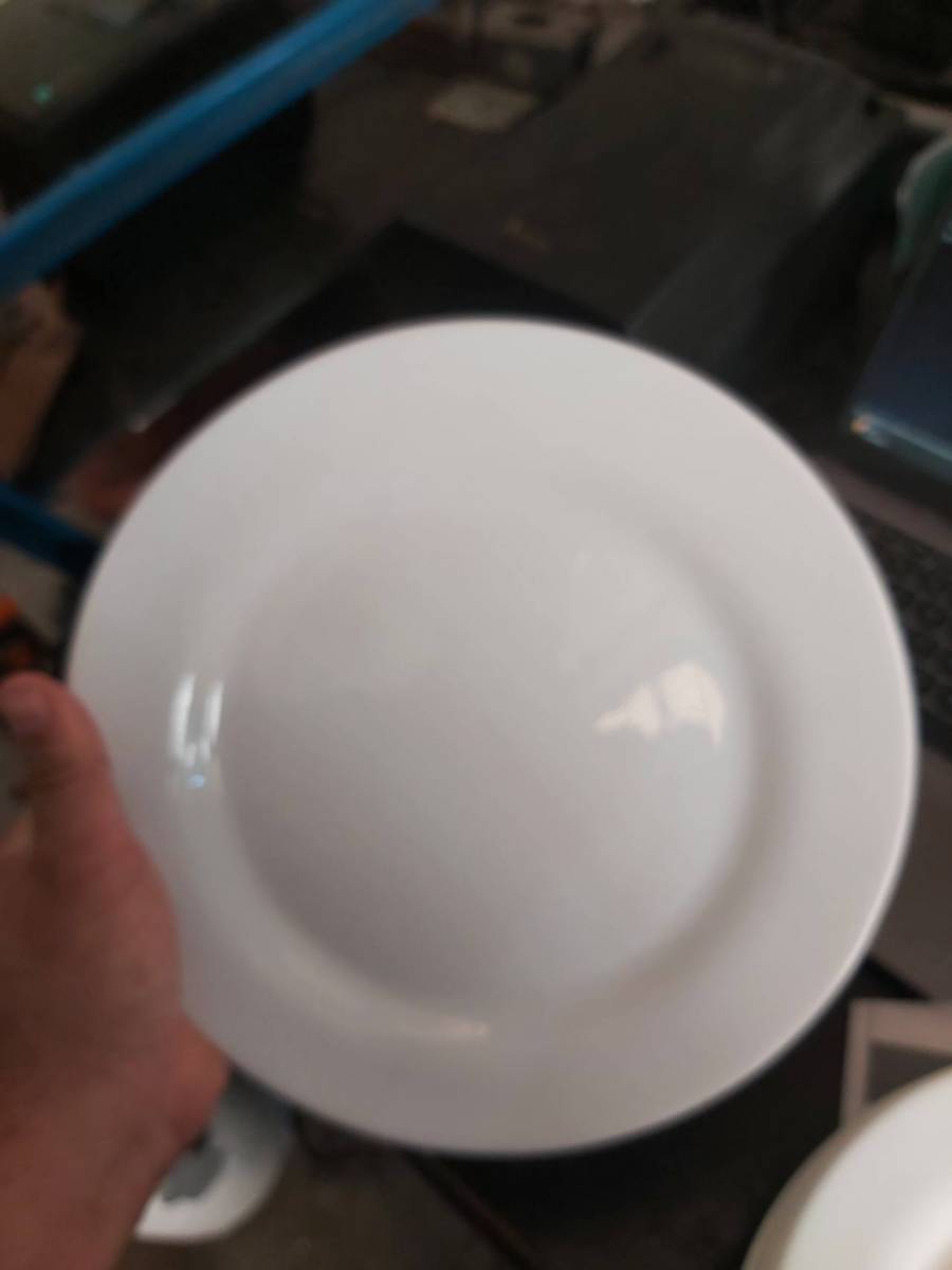 Prato branco de cerâmica