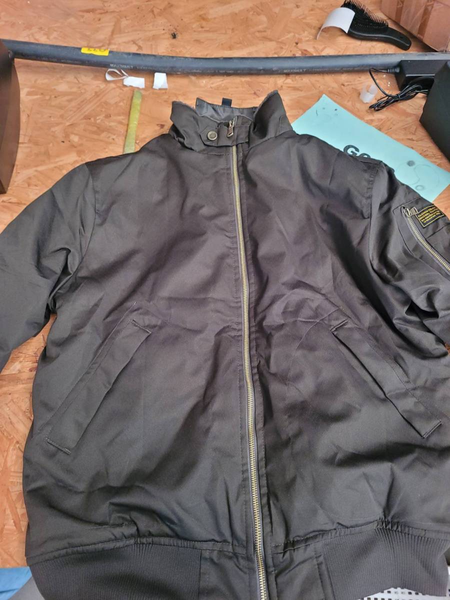 Jaqueta masculina com zíper frontal