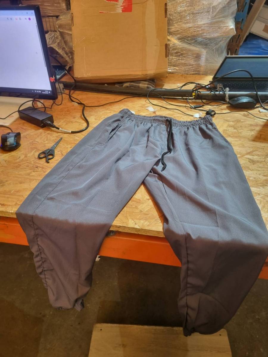 Calça masculina casual com elástico na cintura