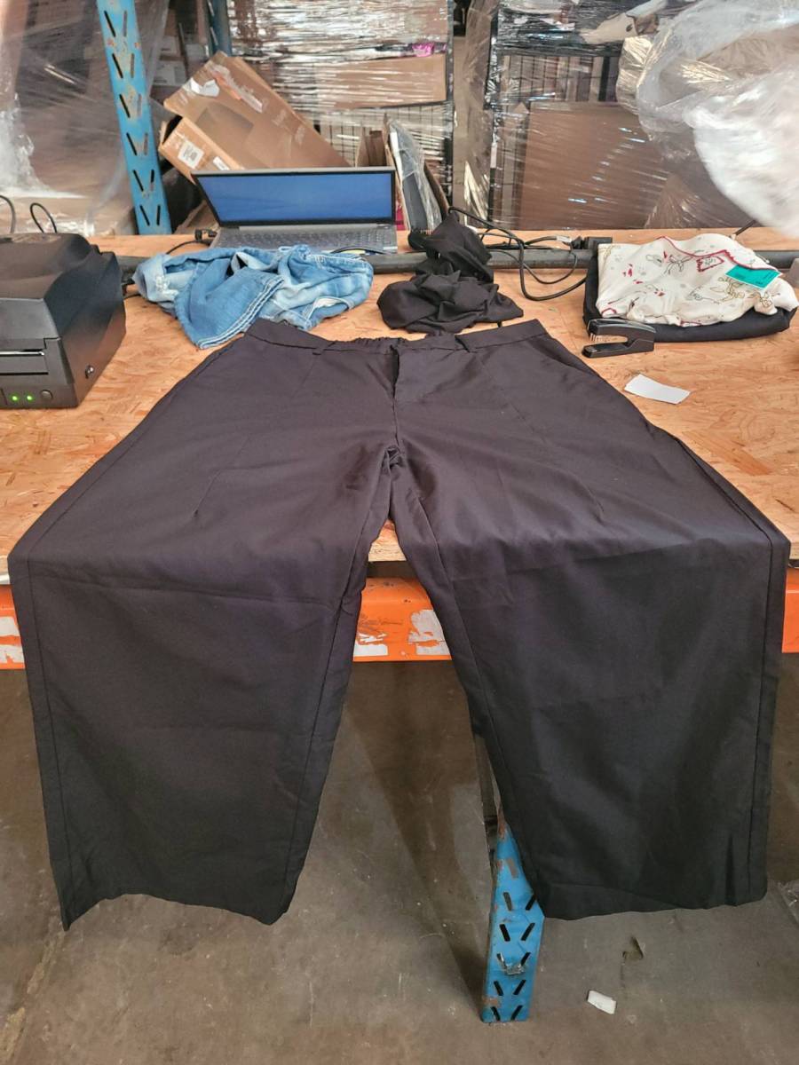 Calça feminina preta
