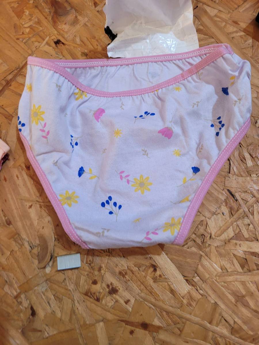 Calcinha infantil com estampa floral