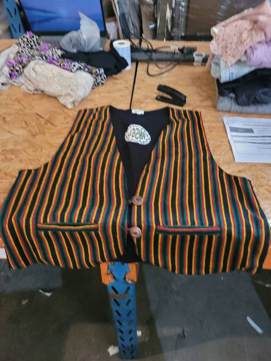Colete masculino listrado