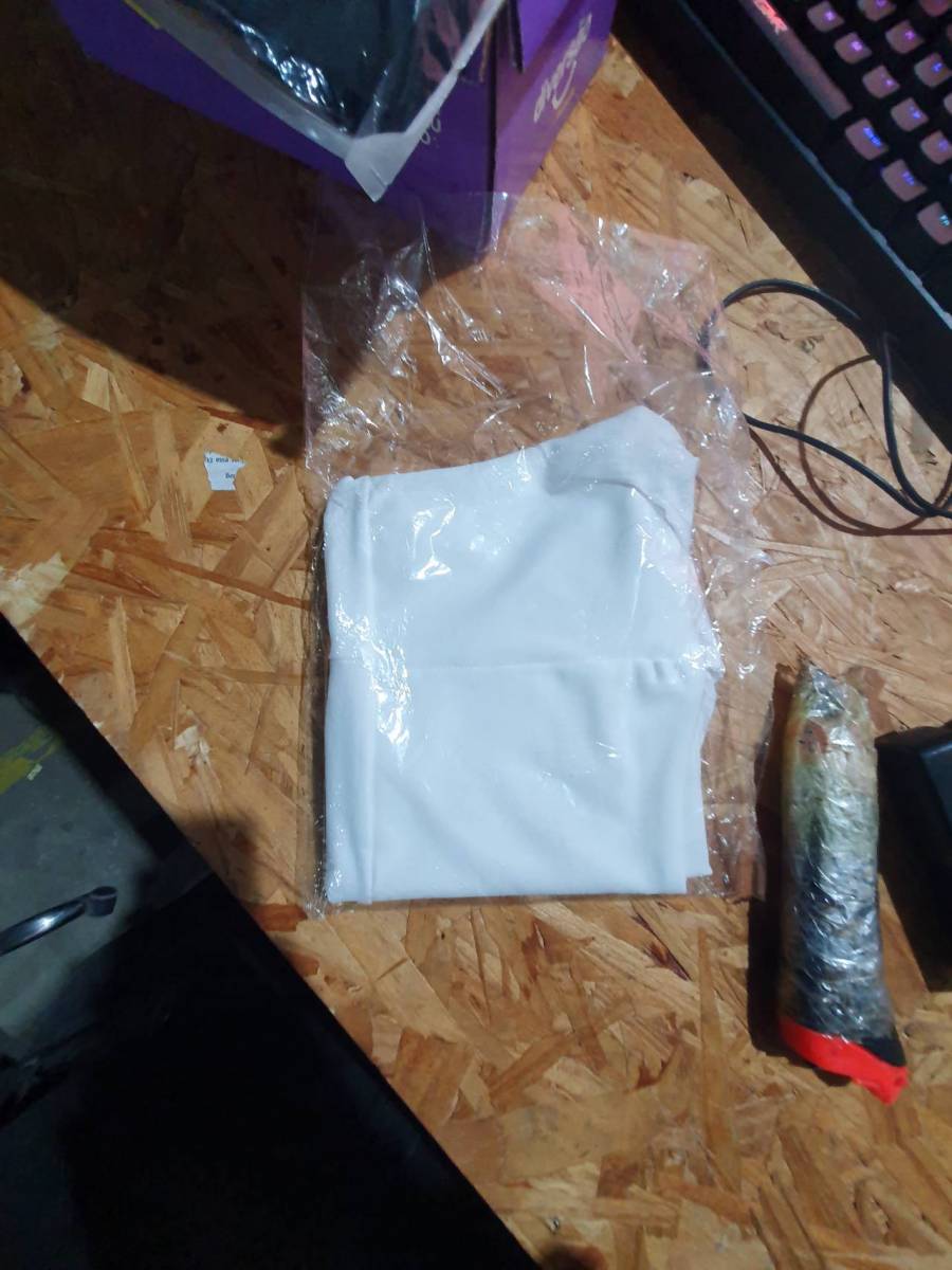 Camiseta branca dobrada
