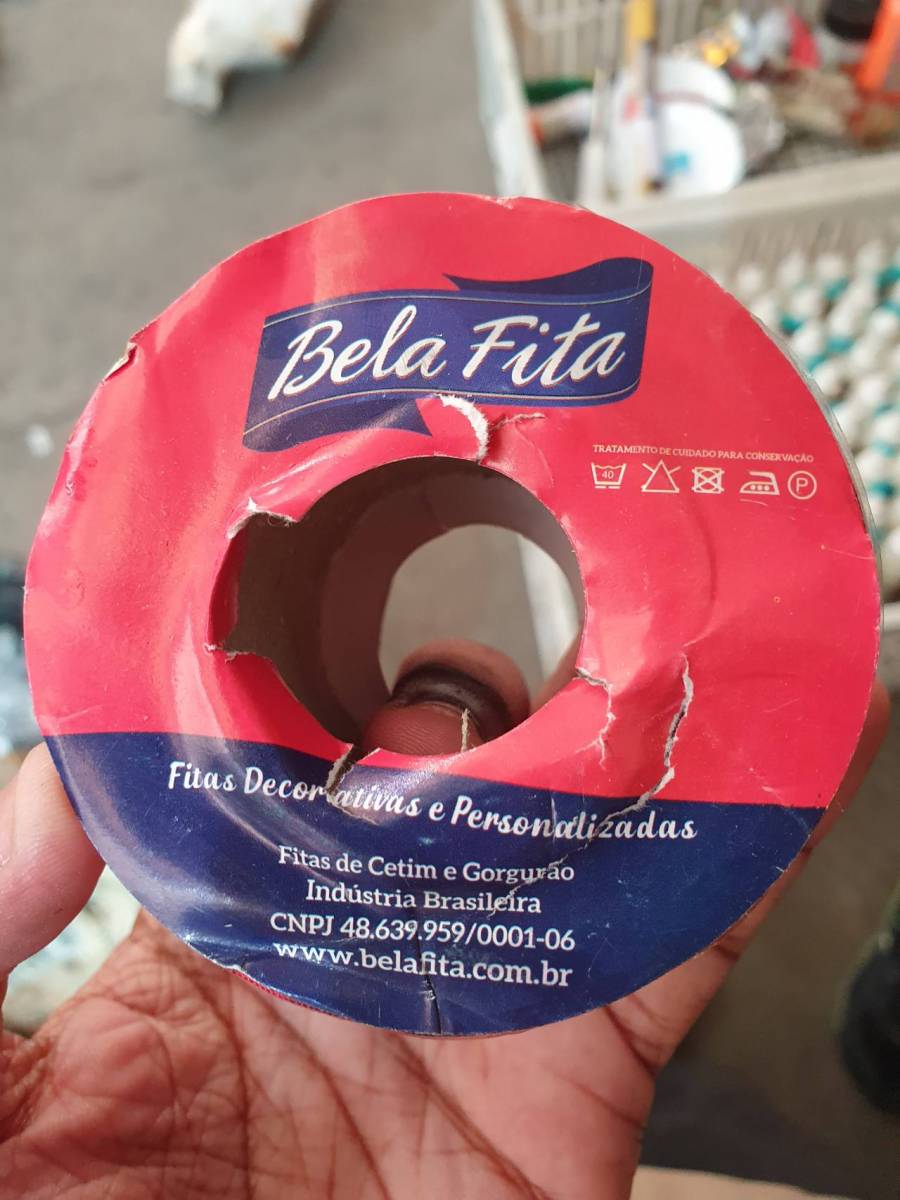 Fita decorativa de cetim e gorgurão