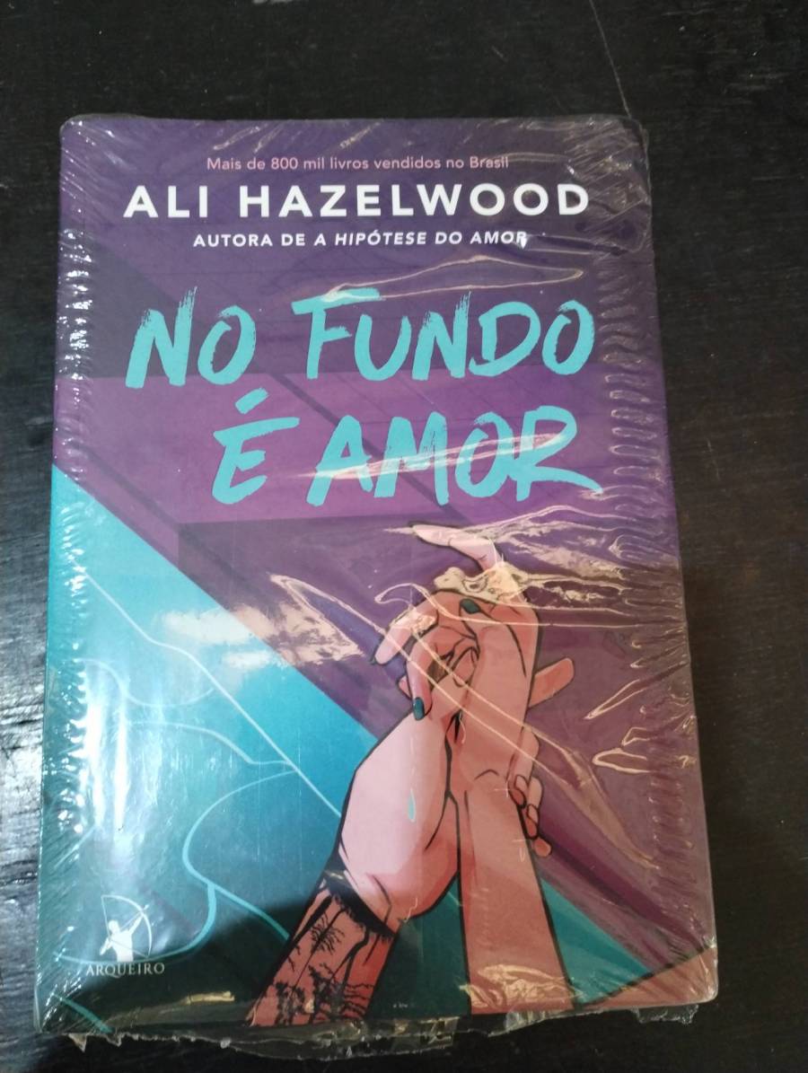 Livro 'No Fundo é Amor'