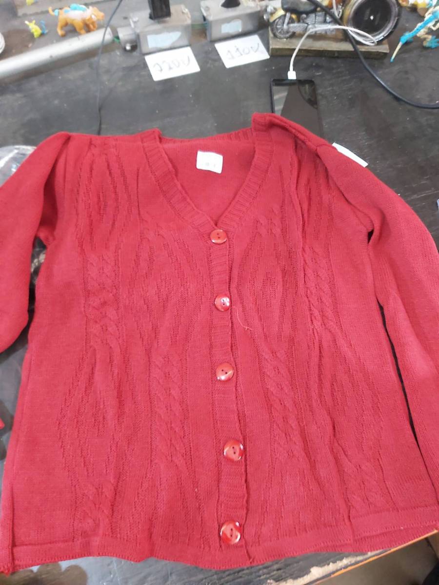 Cardigan feminino de tricô com botões