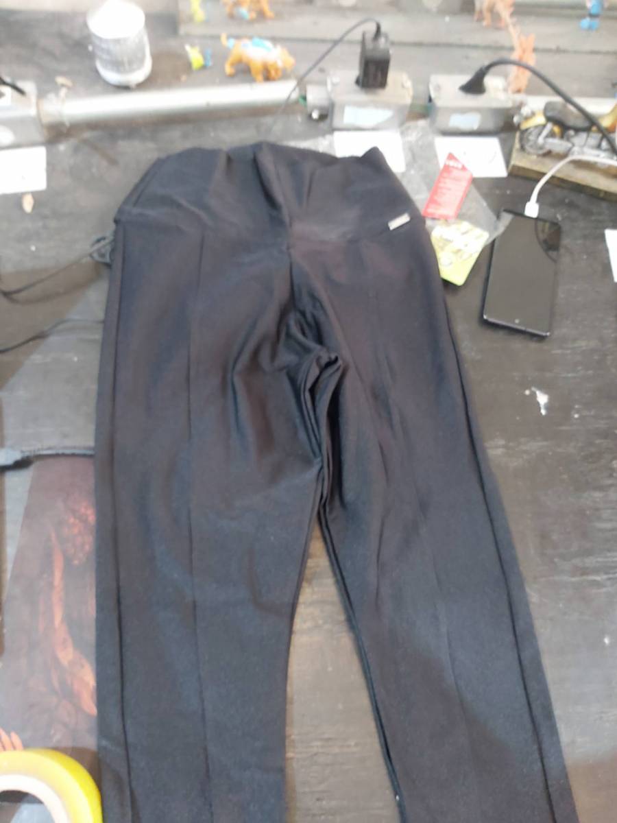 Calça feminina preta