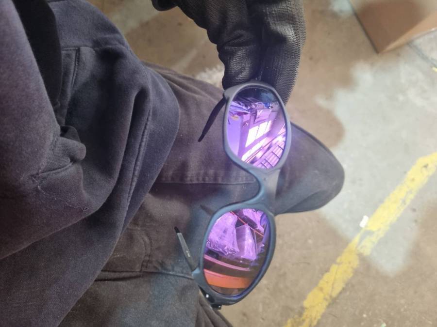 Óculos de sol com lentes espelhadas