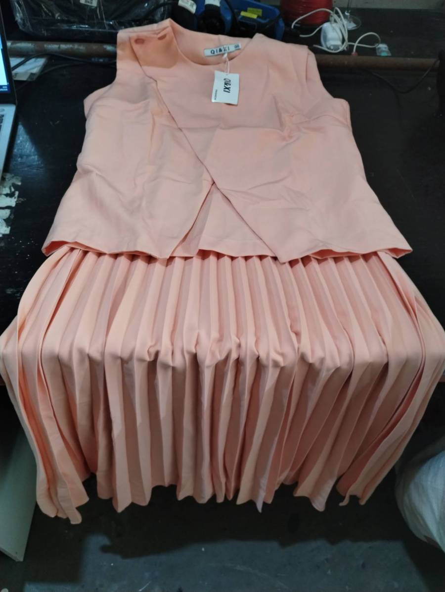 Conjunto feminino com saia plissada