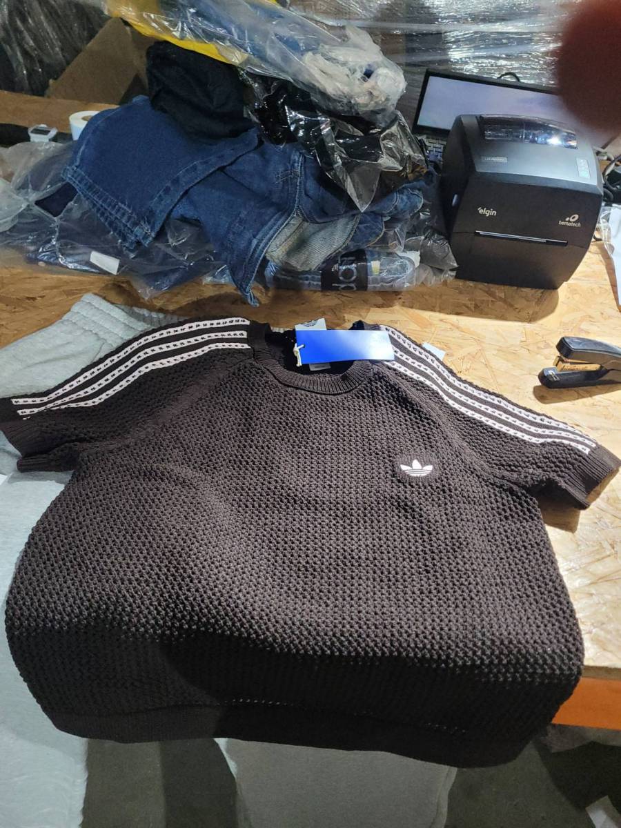 Camiseta de crochê Adidas Originals