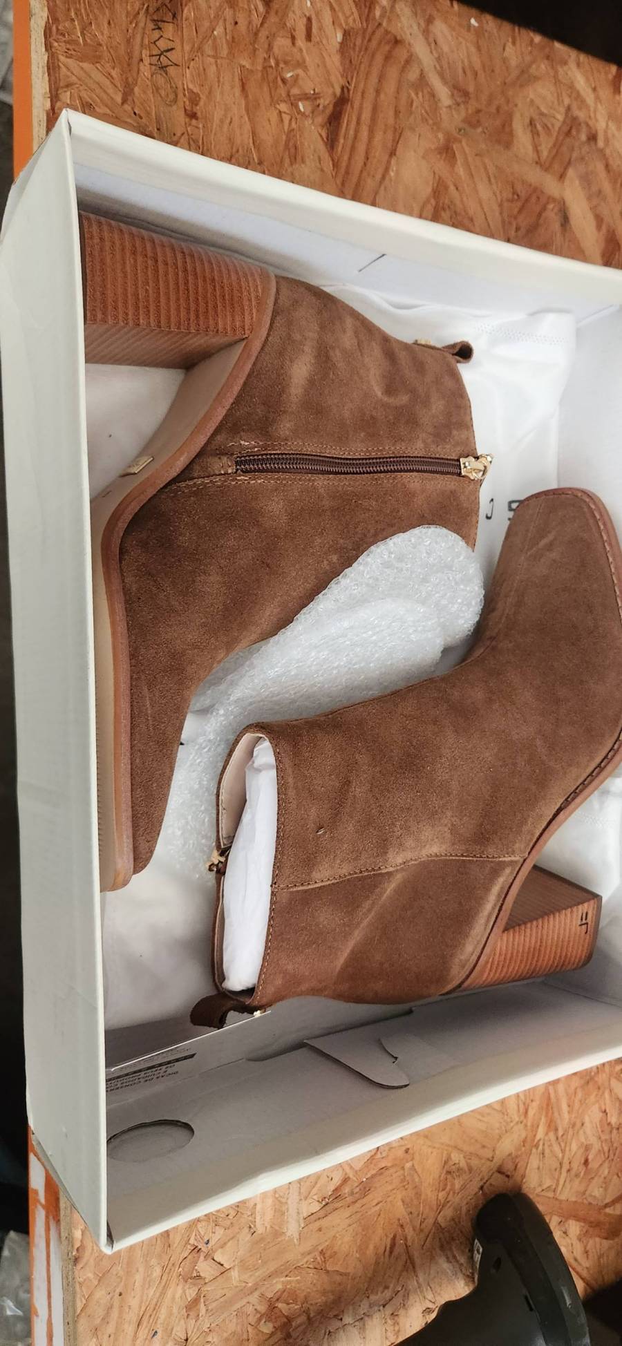 Bota feminina de cano médio