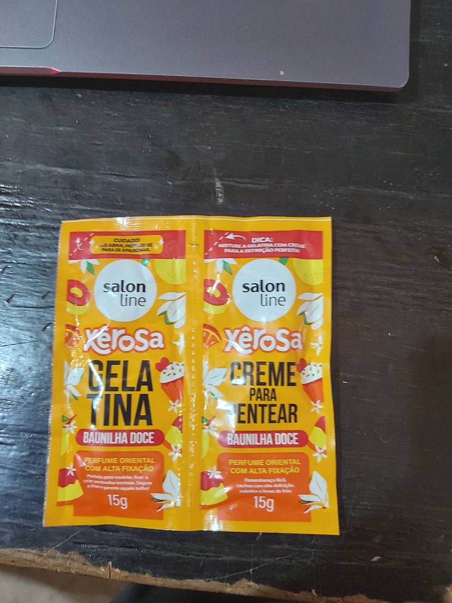 Gelatina e creme para pentear baunilha doce