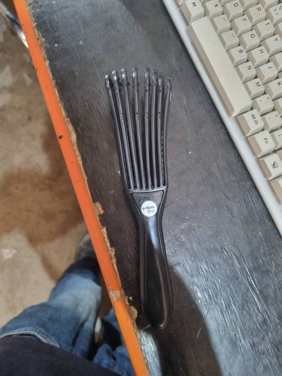 Pente para cabelo tipo garfo