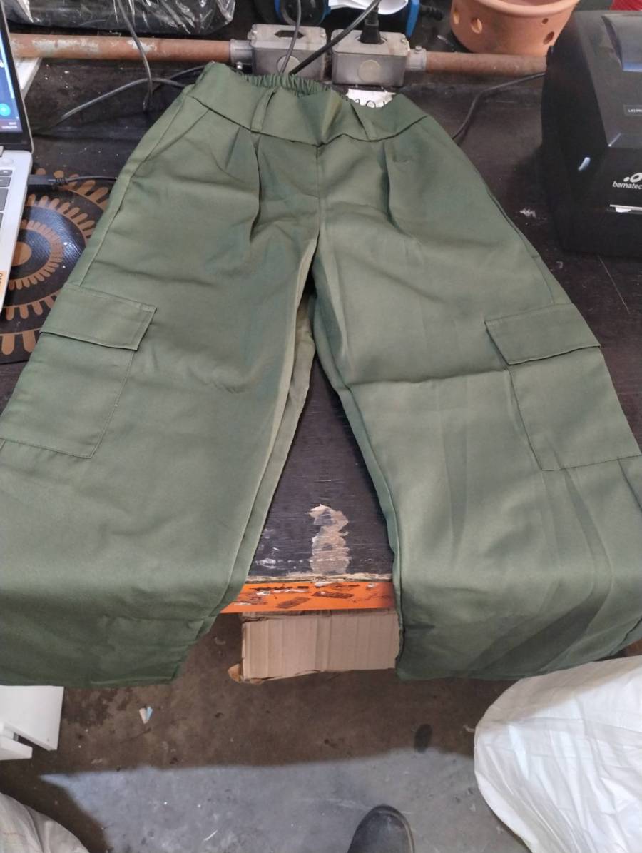 Calça cargo infantil verde