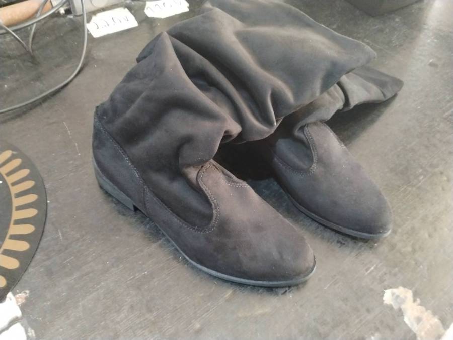 Bota feminina cano médio