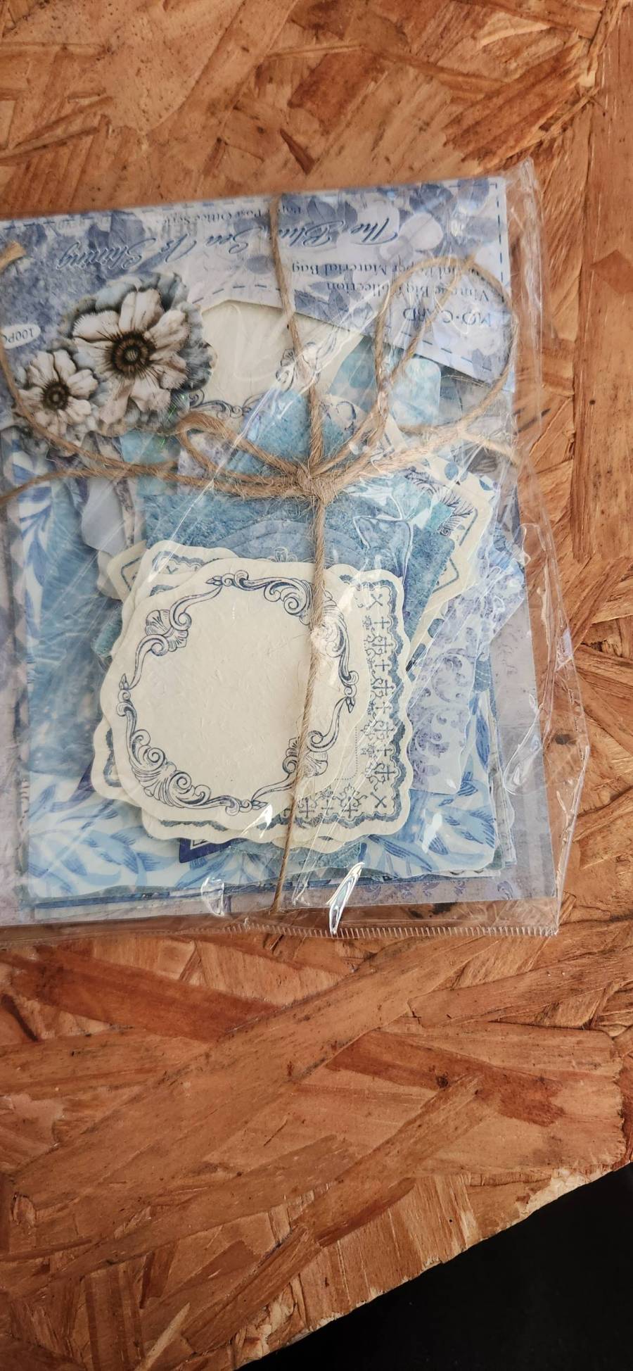Kit de etiquetas decorativas em papel com desenhos vintage azuis
