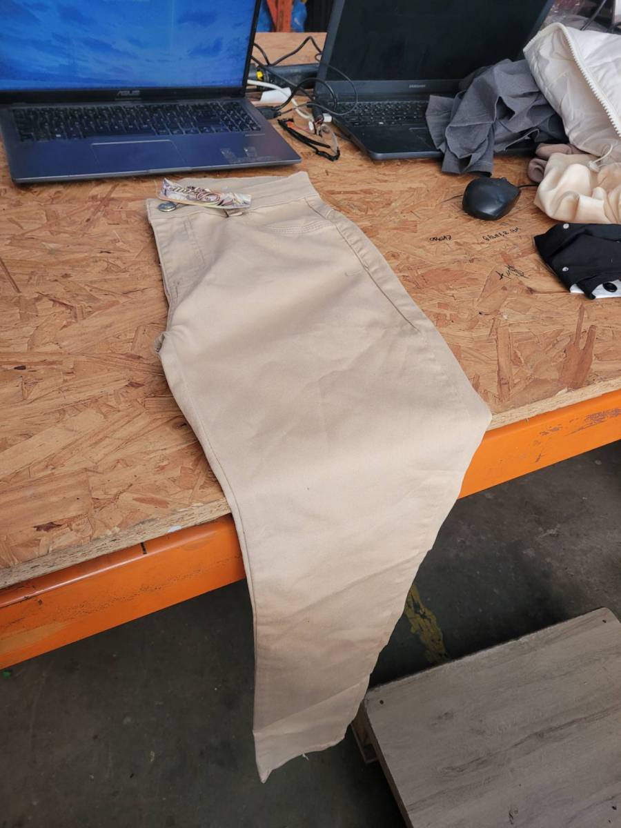 Calça masculina bege