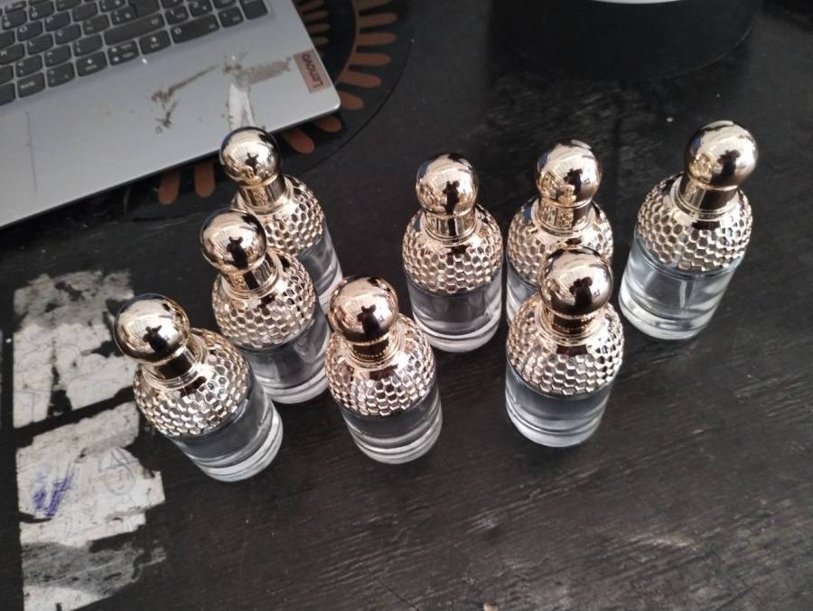 Kit 8 Frascos de vidro com tampa metálica dourada para perfume ou essência