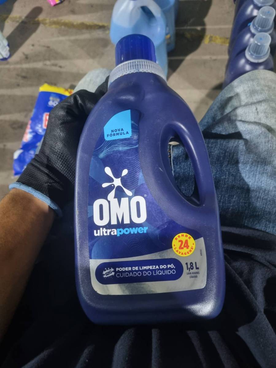 Detergente líquido para roupas OMO Ultra Power