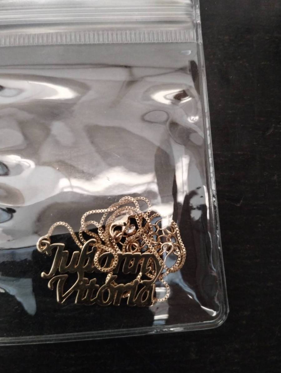Colar personalizado com nome 'Juliany Vitória'