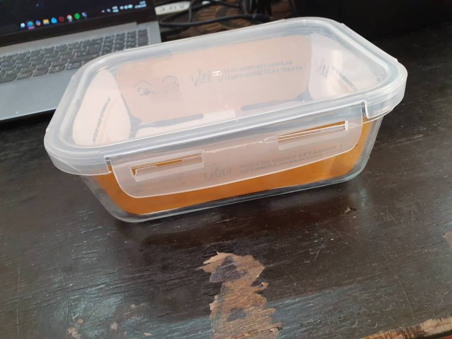 Pote de vidro retangular com tampa plástica