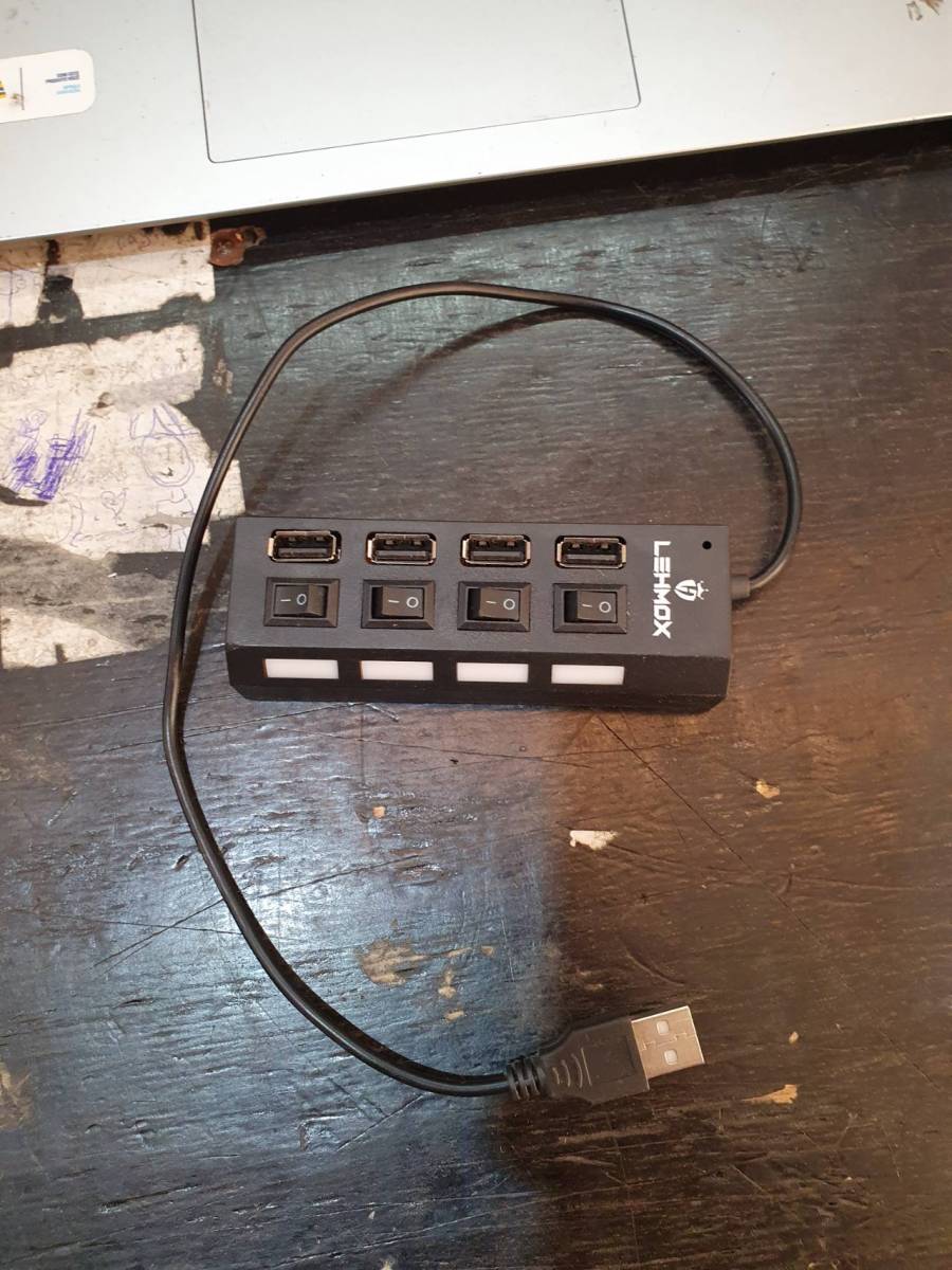 Hub USB com 4 portas e interruptores individuais