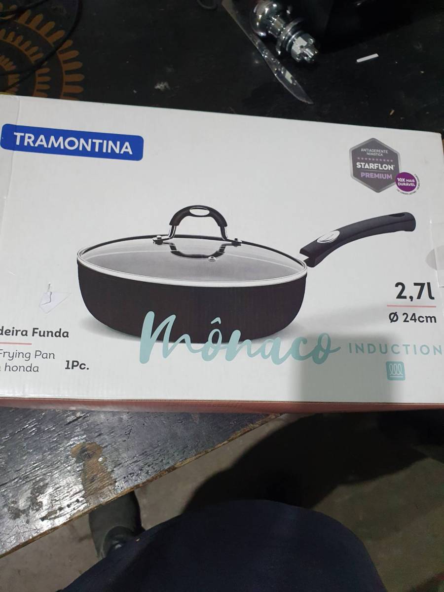 Frigideira funda antiaderente com tampa de vidro