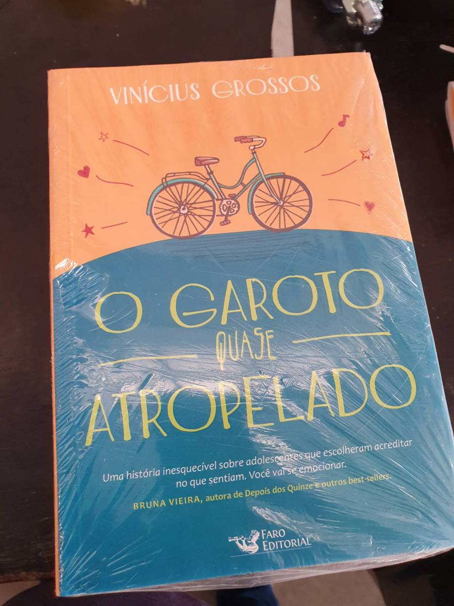 Livro 'O Garoto Quase Atropelado'