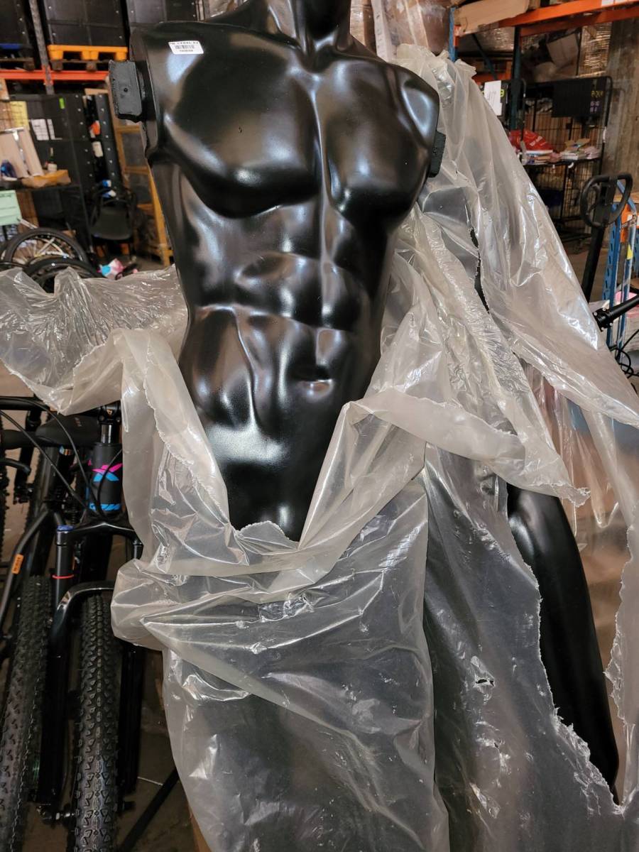 Manequim torso masculino preto