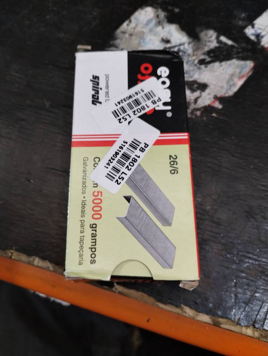 Grampo galvanizado para tapeçaria