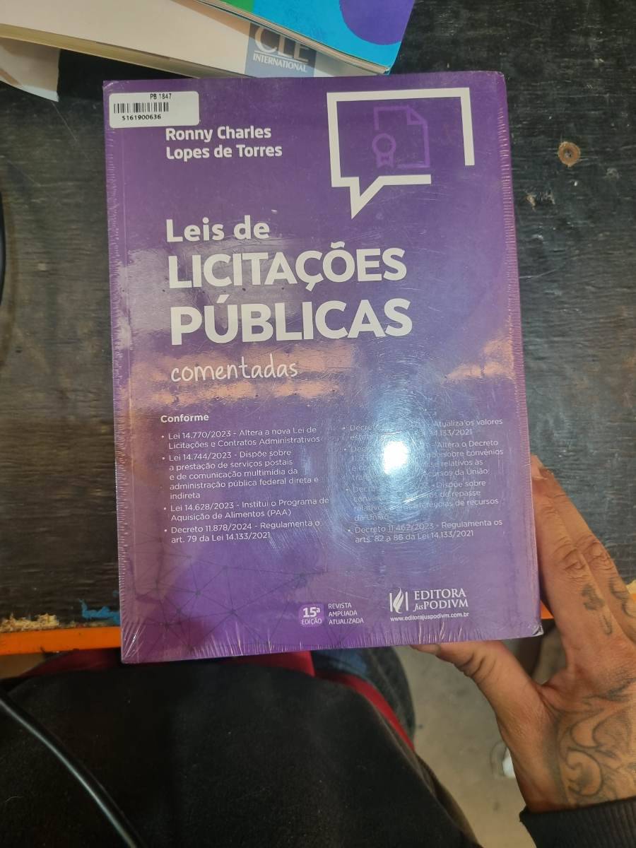 Livro Leis de Licitações Públicas comentadas