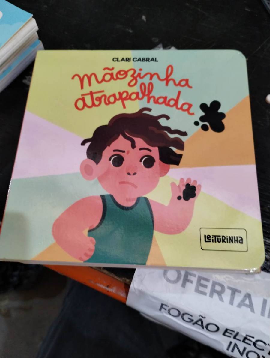 Livro infantil 'Mãozinha Atropahada'