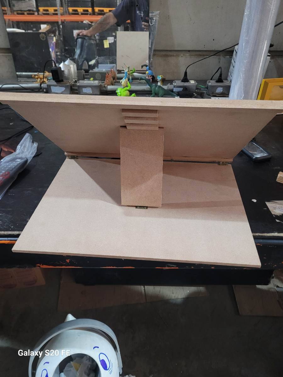 Suporte ou cavalete de madeira MDF