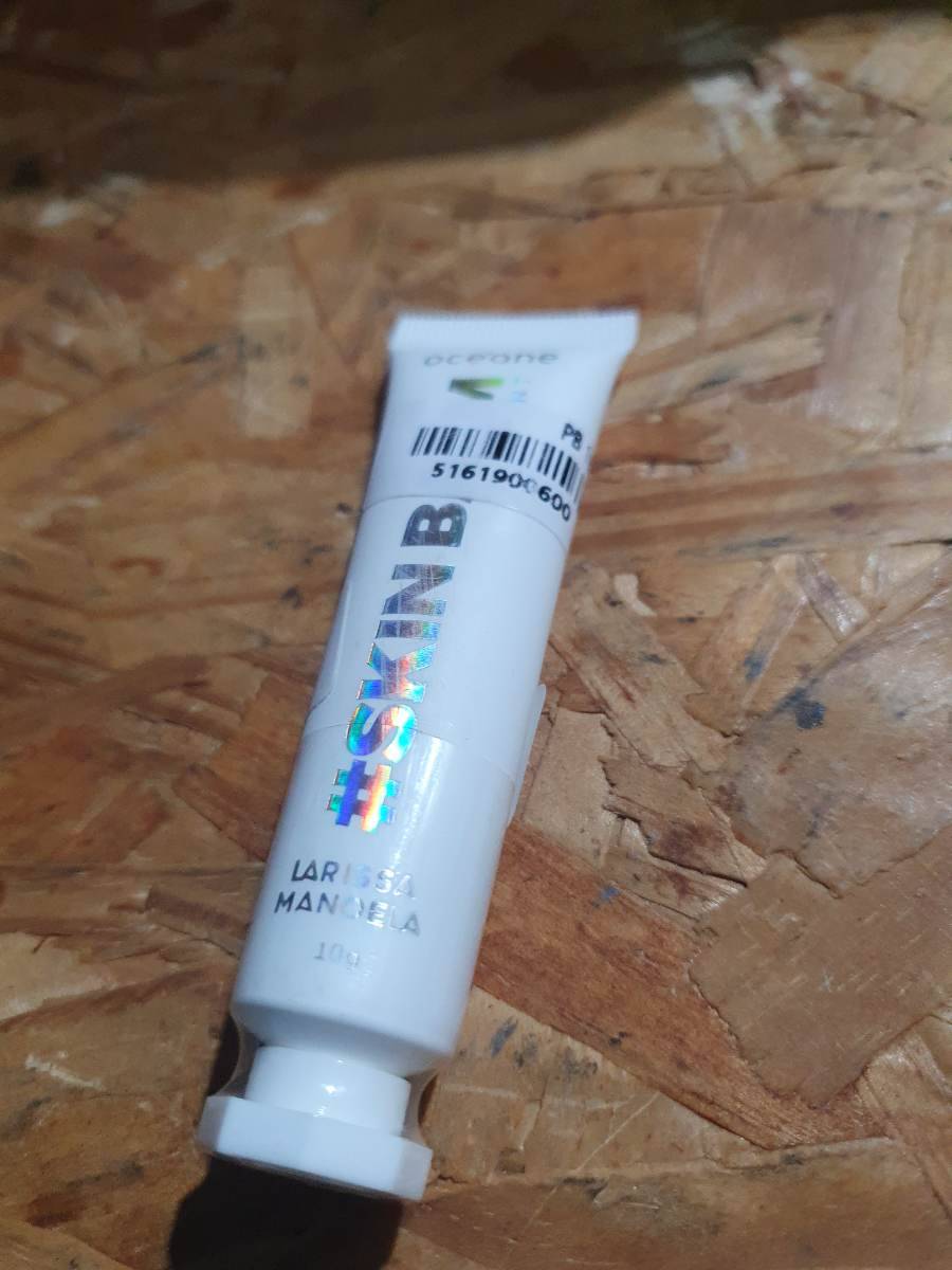 Hidratante labial ou creme para pele - Larissa Manoela