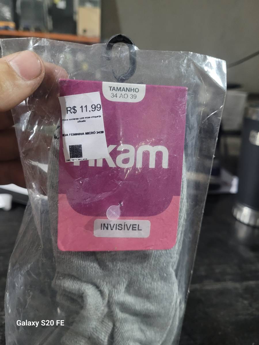 Meia feminina invisível