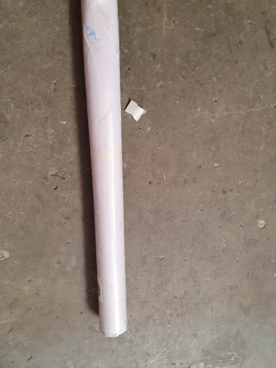 Papel adesivo branco em rolo
