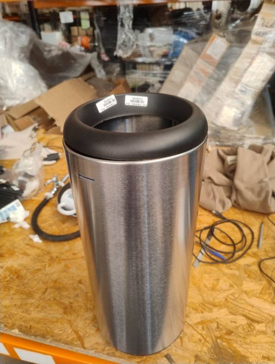 Lixeira inox com abertura superior
